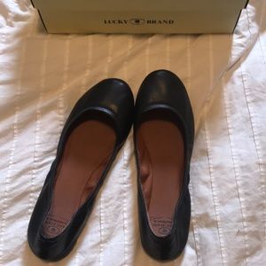 Lucky Brand / ‘Emmie’ black flat